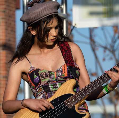 Eva Chambers relationship 